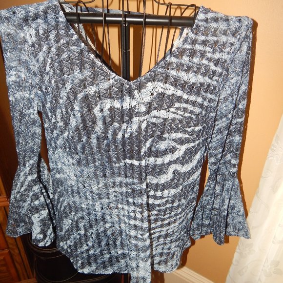 Blouse Transparente Alberto Makali - Manches Chauve-souris Noir Et Blanc Floral - Taille S (Regular) - Neuf Avec étiquettes